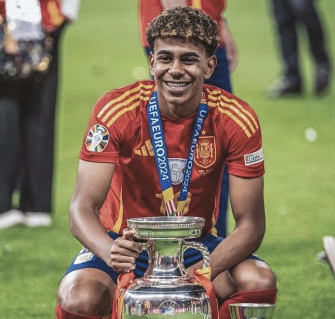 欧冠最新积分榜：拜仁取胜升至第2，利物浦第8，巴萨第14