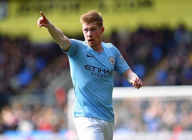 意甲保级大战：帕尔马客场击败比萨，恩佐拉红牌离场